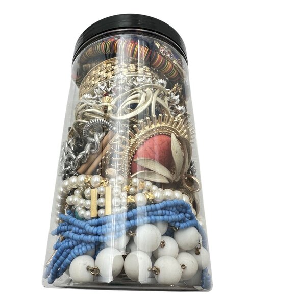 Mystery Jewelry Jar #1070 Wearable Quality Pieces 2lbs Necklace Bracelet Earring - Picture 1 of 4